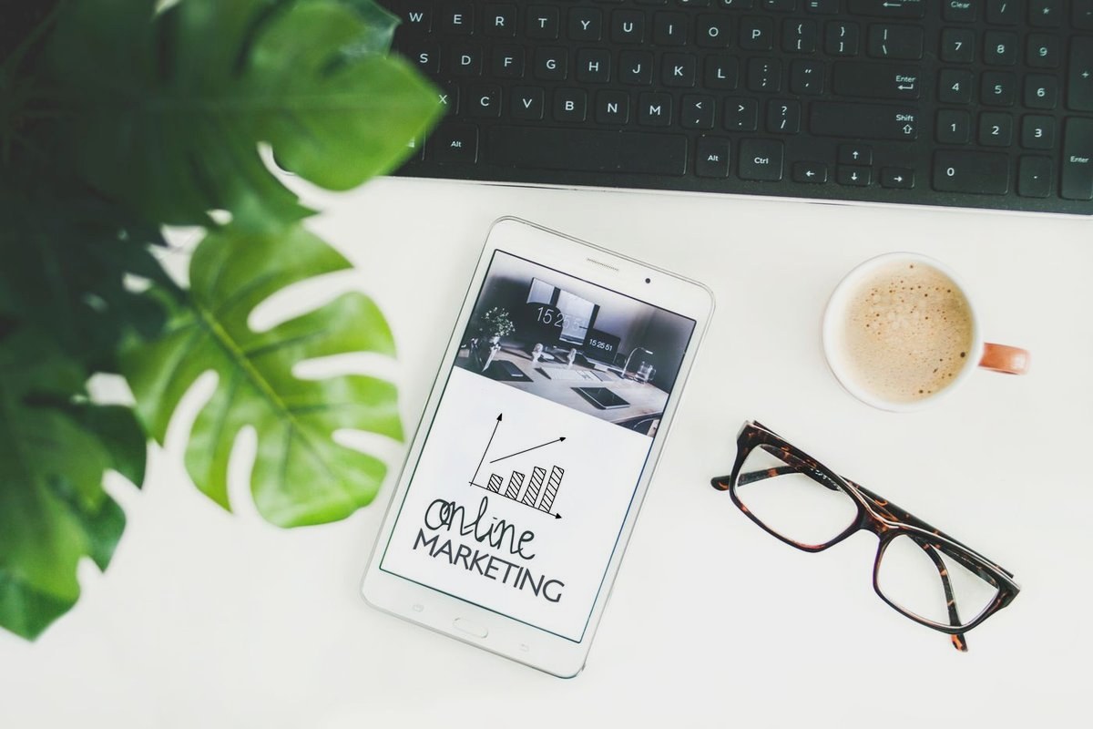 Online marketing growth chart on a tablet for paid advertising campaigns